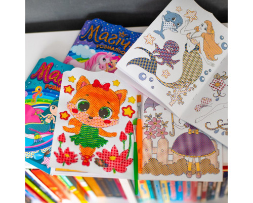 Водна розмальовка "Дівчата" 10171026, 8 сторінок, 20 наліпок