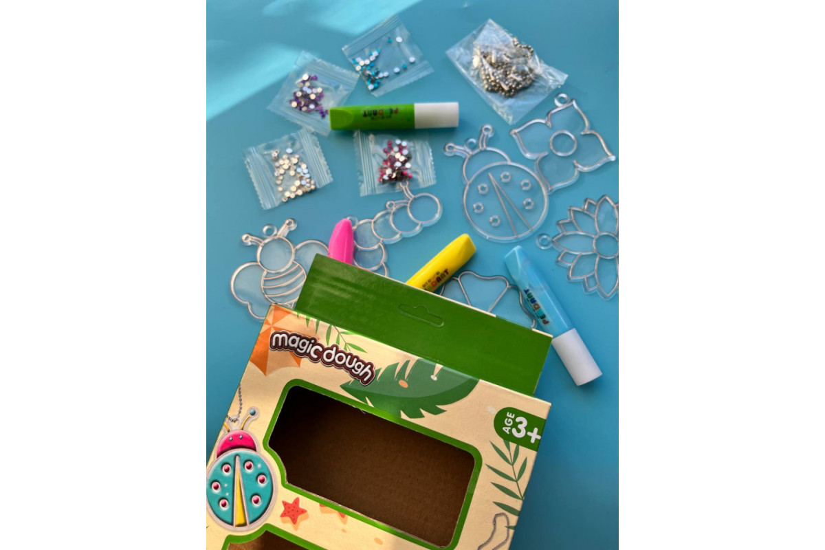 Набор для творчества "Magic dough" 5040-43-50(Green) формы для брелков, стразы, краски