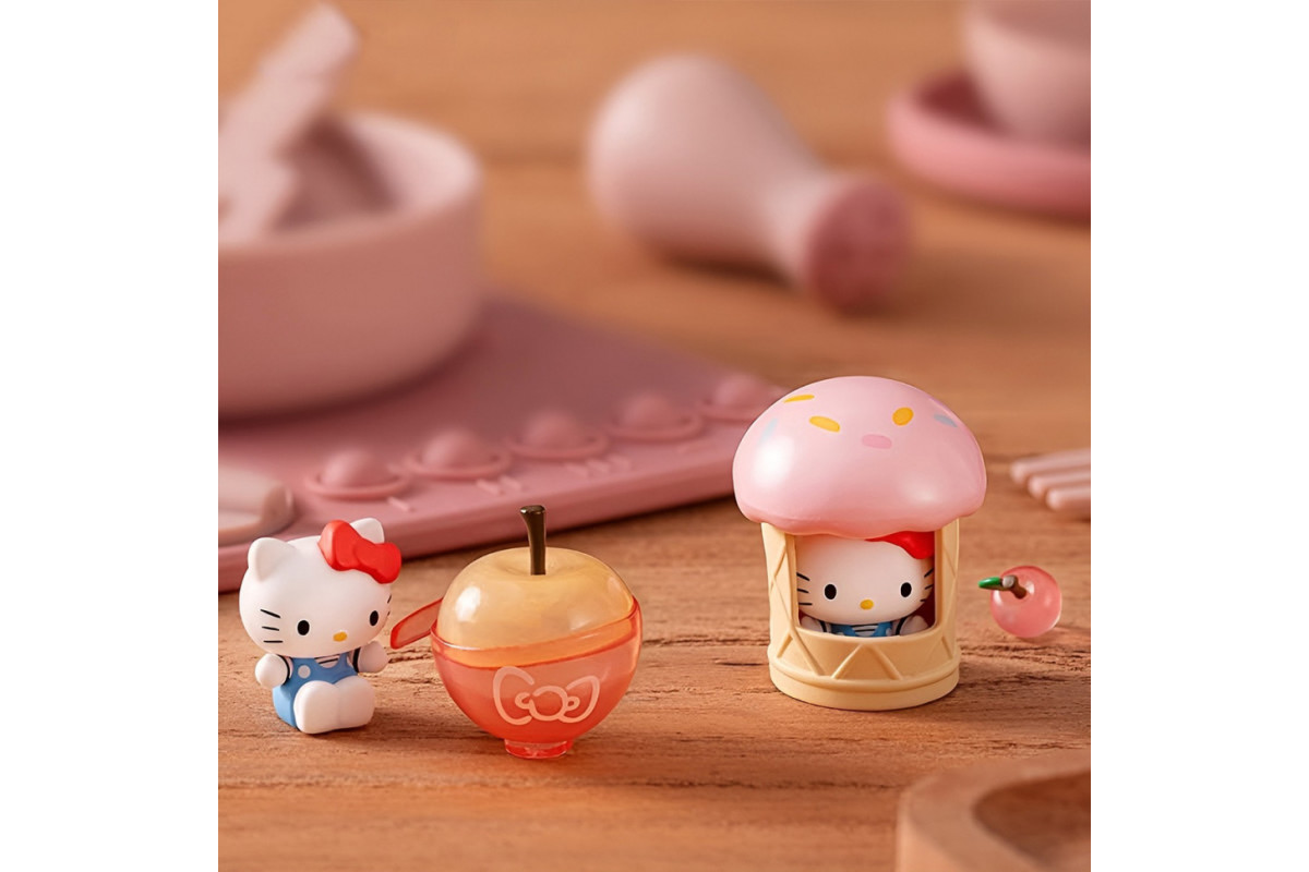 Фигурка-сюрприз "Яблочный воркшоп" Pop Top Hello Kitty 24WH-007 в ассортименте Фигурка-сюрприз "Яблочный воркшоп" Pop Top Hello Kitty 24WH-007 в ассортименте