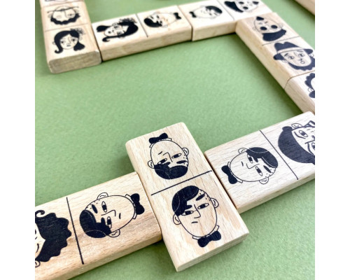 Настольная игра Домино "Персонажи" 900620 от 2 до 6 игроков 45 элементов