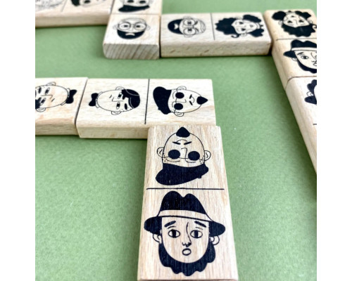 Настольная игра Домино "Персонажи" 900620 от 2 до 6 игроков 45 элементов