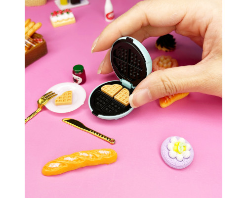 Игровой набор с сюрпризом Пикник Mini World 2305003 со стикерами