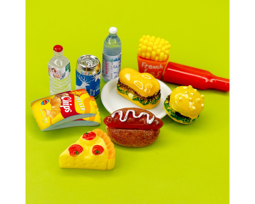 Игровой набор с сюрпризом Пикник Mini World 2305003 со стикерами