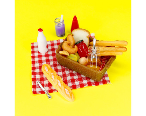 Игровой набор с сюрпризом Пикник Mini World 2305003 со стикерами