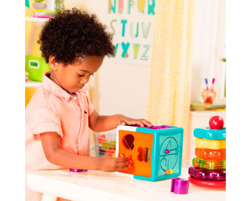 Розвиваюча іграшка "Сортер розумний куб" Battat Lite BT4577Z 3 цифри, 3 літери і 6 геометричних форм