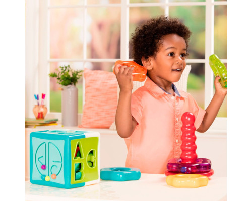 Розвиваюча іграшка "Сортер розумний куб" Battat Lite BT4577Z 3 цифри, 3 літери і 6 геометричних форм