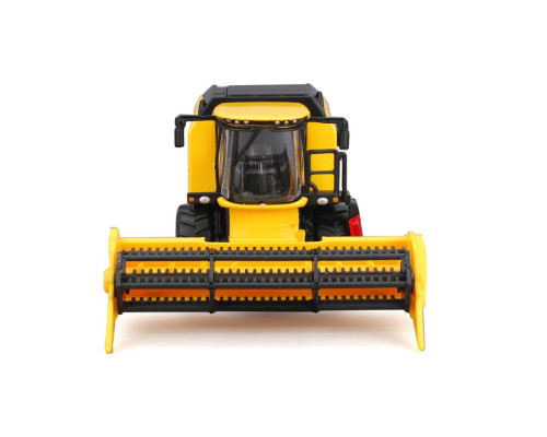 Автомодель Зерноуборочный комбайн "New Holland TC5.90" Bburago 18-31721 с зерновой жаткой